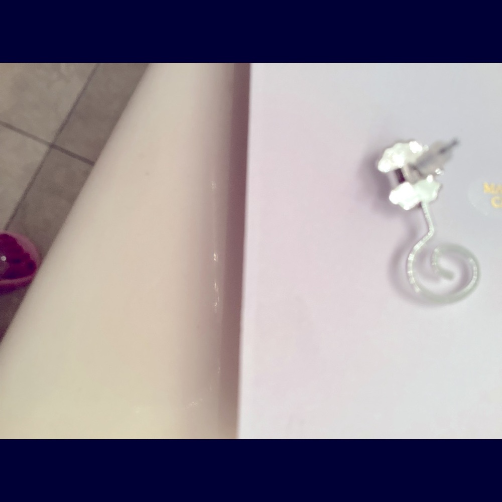 Beautiful semi precious stone earrings beautifully made - Picture 3 of 4